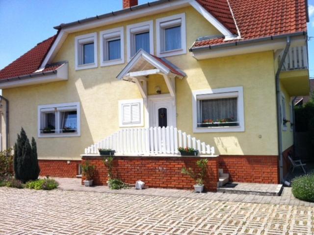 Hotel Gyoergyi Haus Bük Exterior foto
